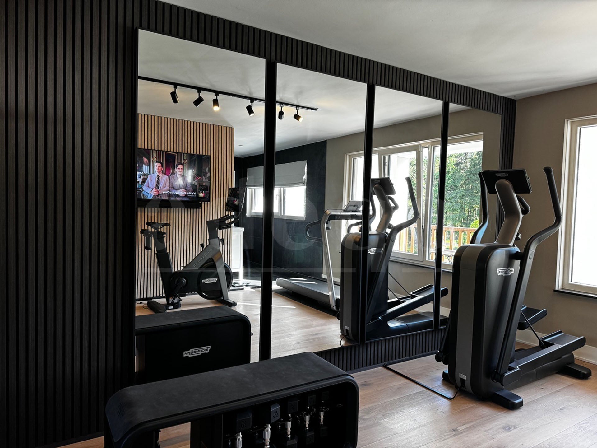 Interieur sportschool: van kale muren naar merkbeleving