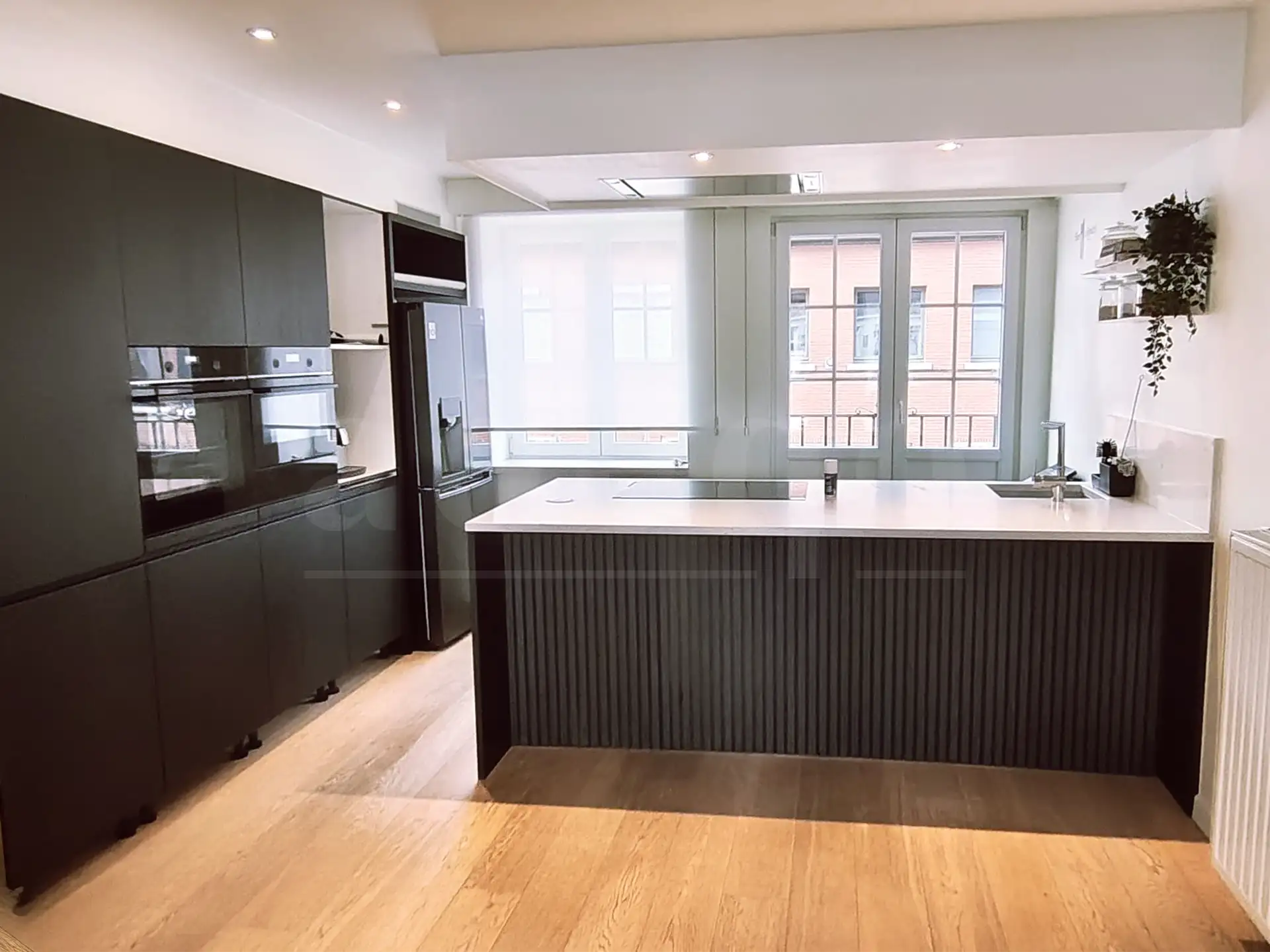 Houten wandpanelen in de keuken: welke wand kan wél (accentwand, achterwand of lattenwand)?