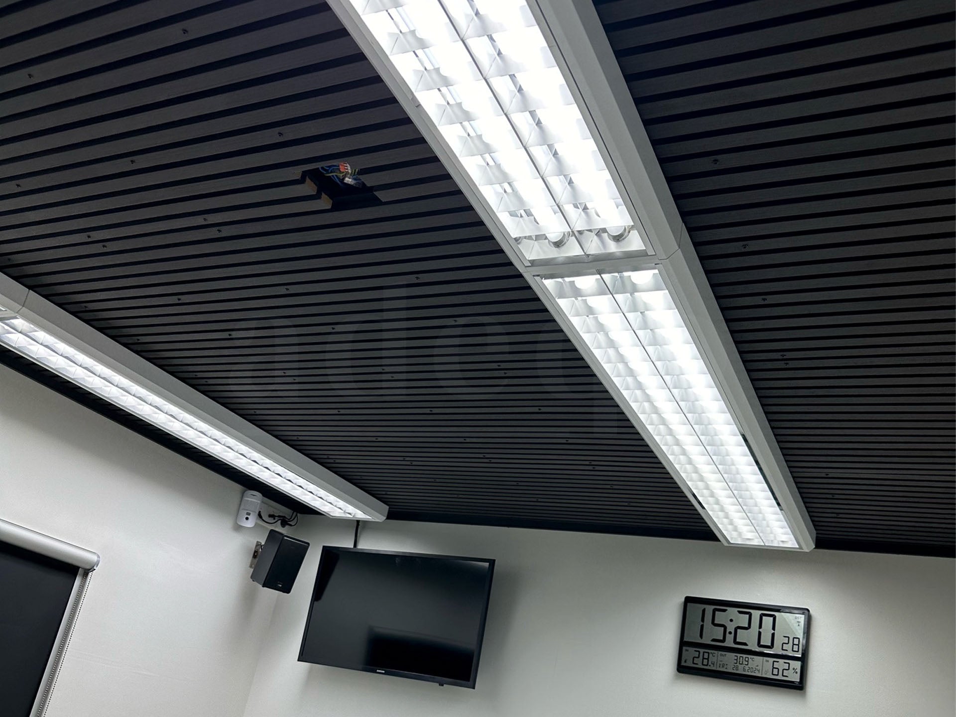 Adeqo Akupanel - Akoestische Wandpanelen - Zwart Eiken 300 x 60 cm - 3 zijdig