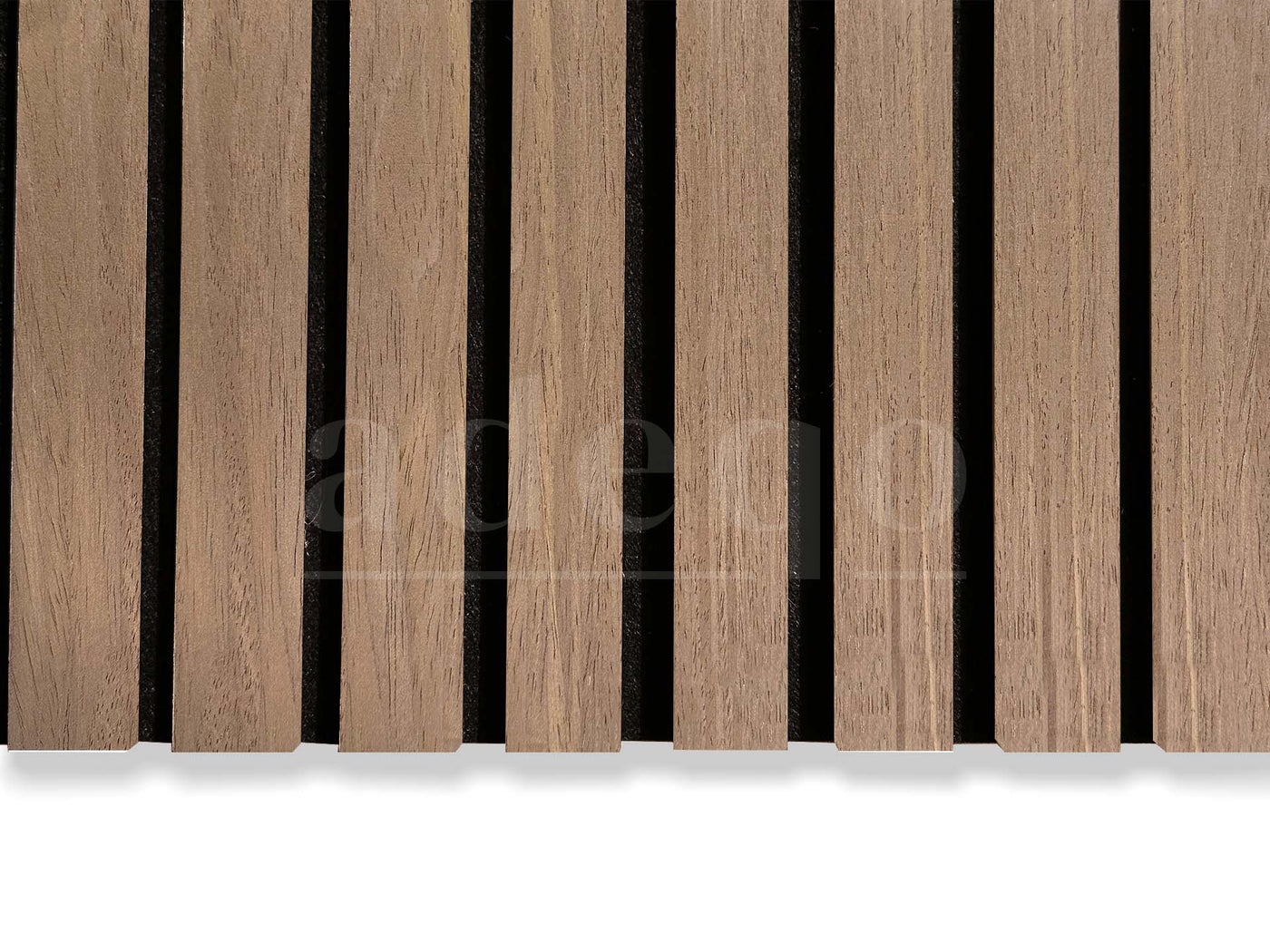 Adeqo Akupanel Brandwerend 300 x 60 cm in Klassiek Walnoot, akoestisch wandpaneel met smalle latten op zwart vilt