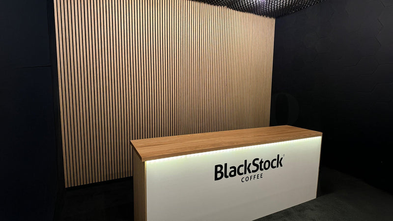 Akoestische wandpanelen rustiek eiken in BlackStock studio