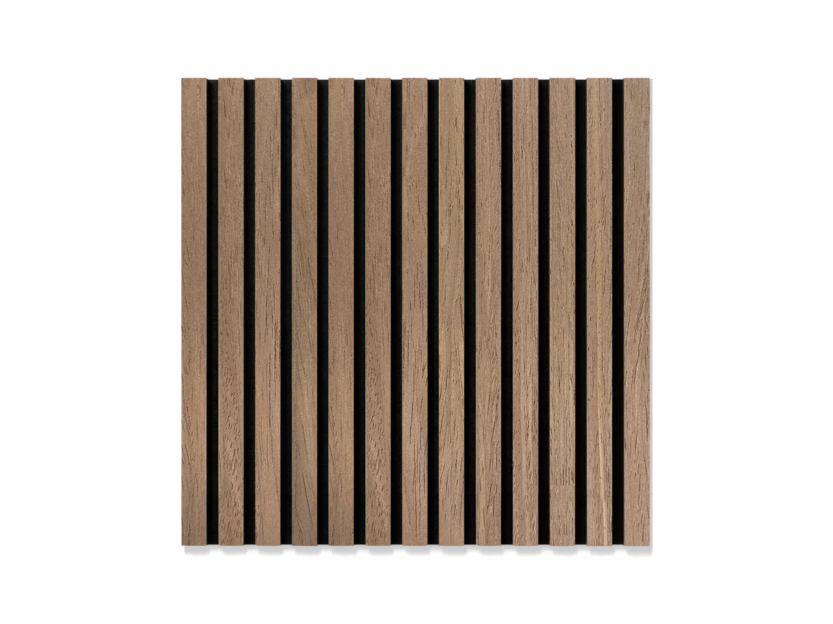 Akoestisch wandpaneel brandwerend 60x60 cm – Klassiek Walnoot op zwart vilt (brandklasse B-s1-d0)
