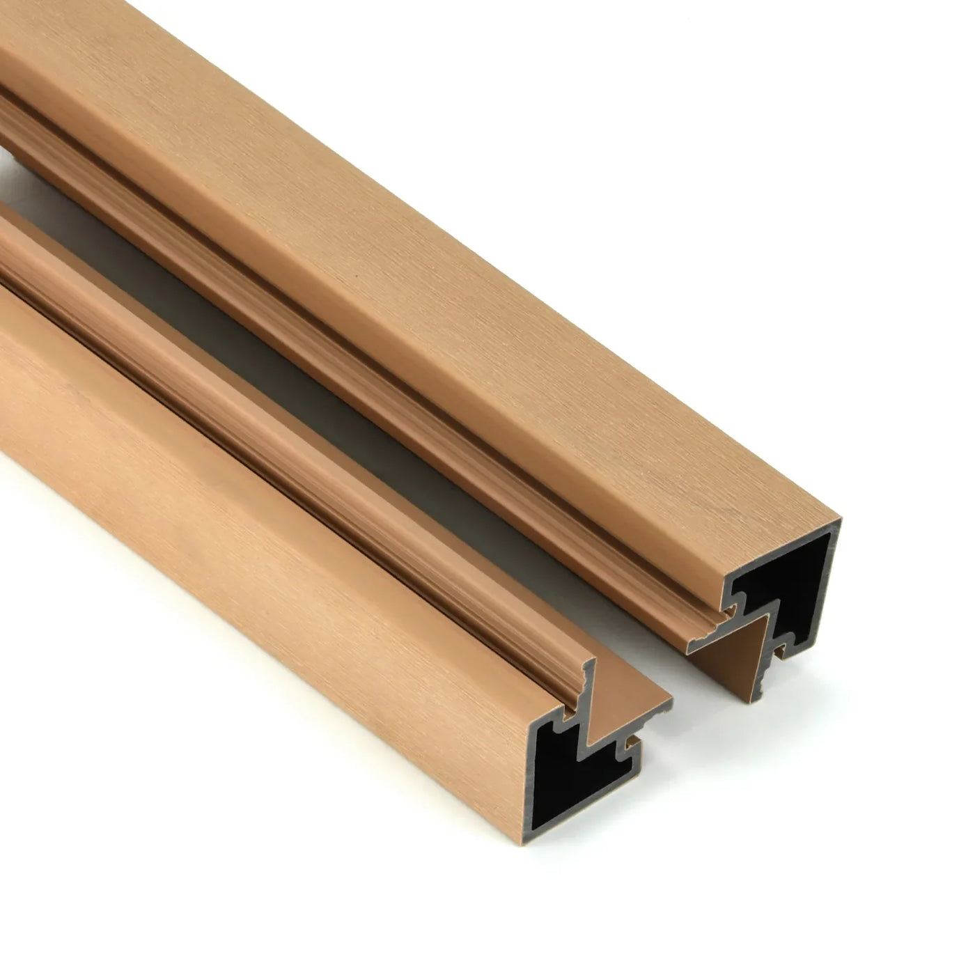 Compolux hoekprofiel licht eiken voor composiet gevelbekleding, twee profielen naast elkaar