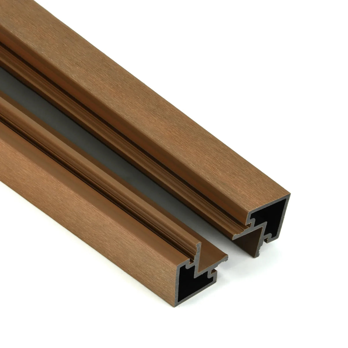 Compolux hoekprofiel teak voor composiet gevelbekleding, twee profielen naast elkaar